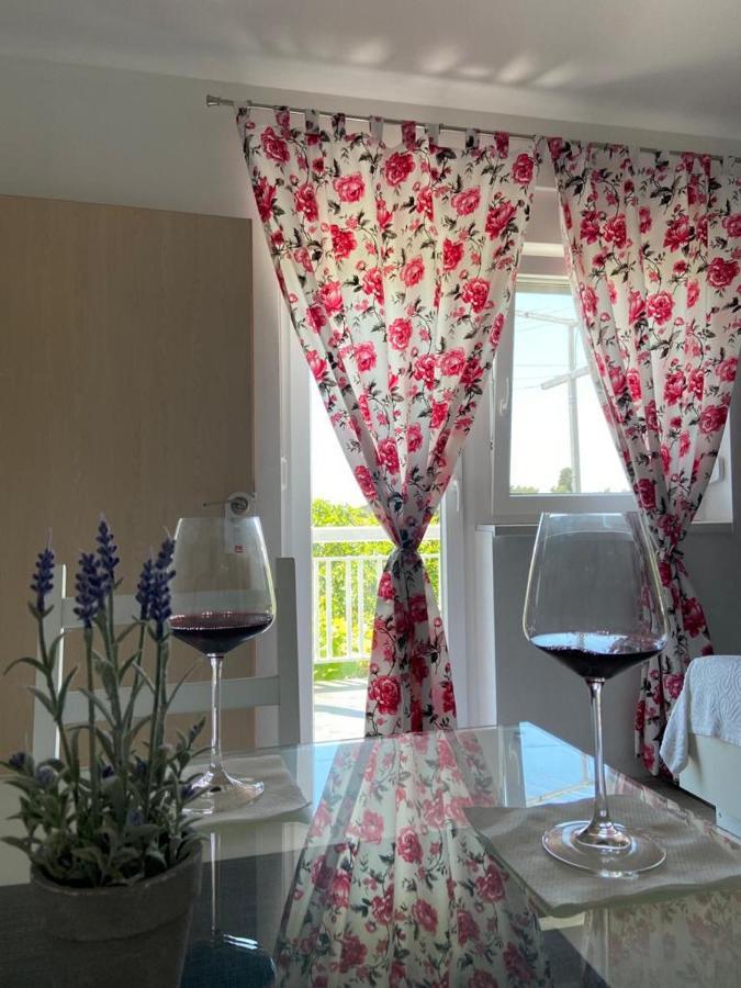 Apartmani Bolero - Obiteljski Odmor โวดีเซ ภายนอก รูปภาพ